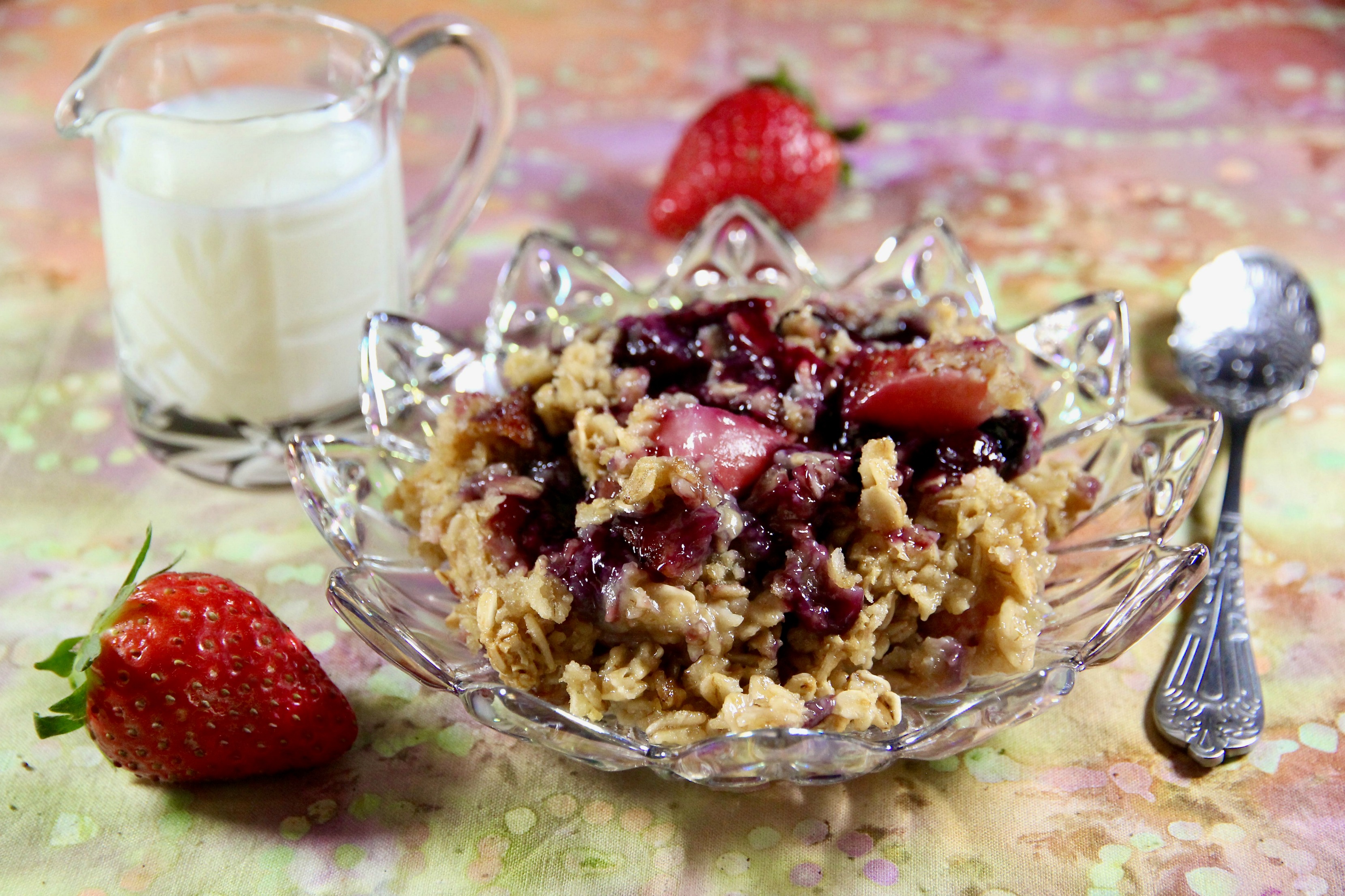 Amish Blackberry and Strawberry Baked Oatmeal