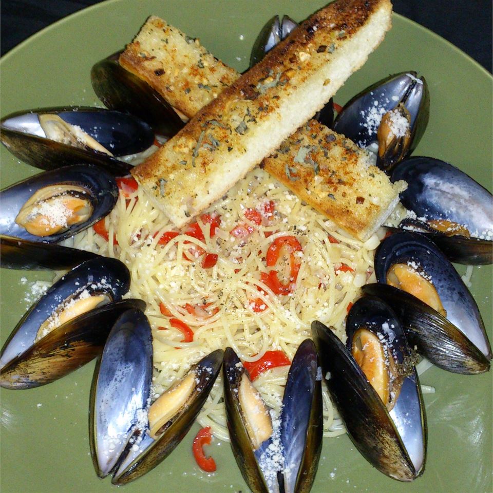 Angel Hair Pasta with Florida Mussels in White Wine-Butter Sauce