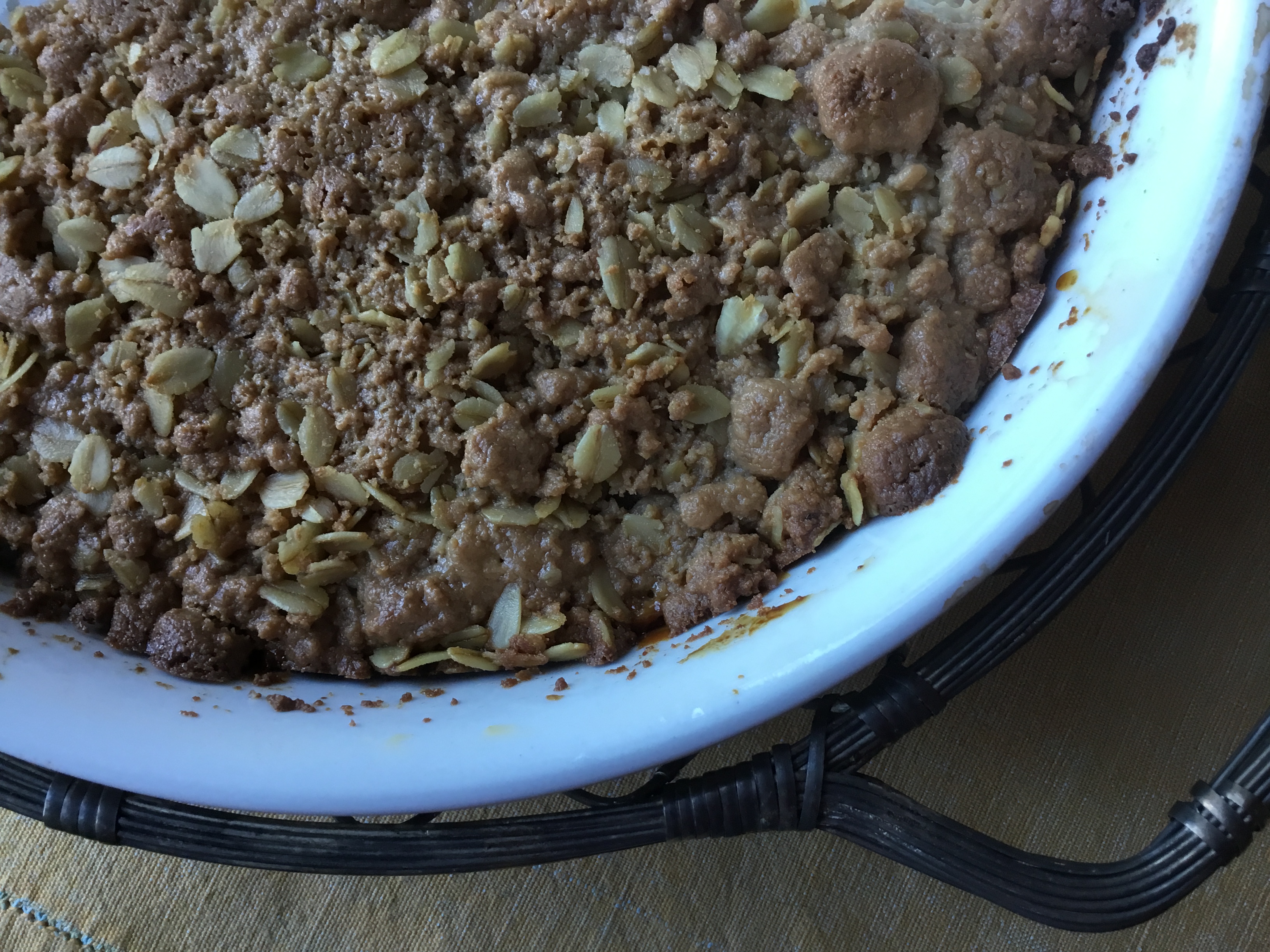 Apple Crumble with Halva Topping
