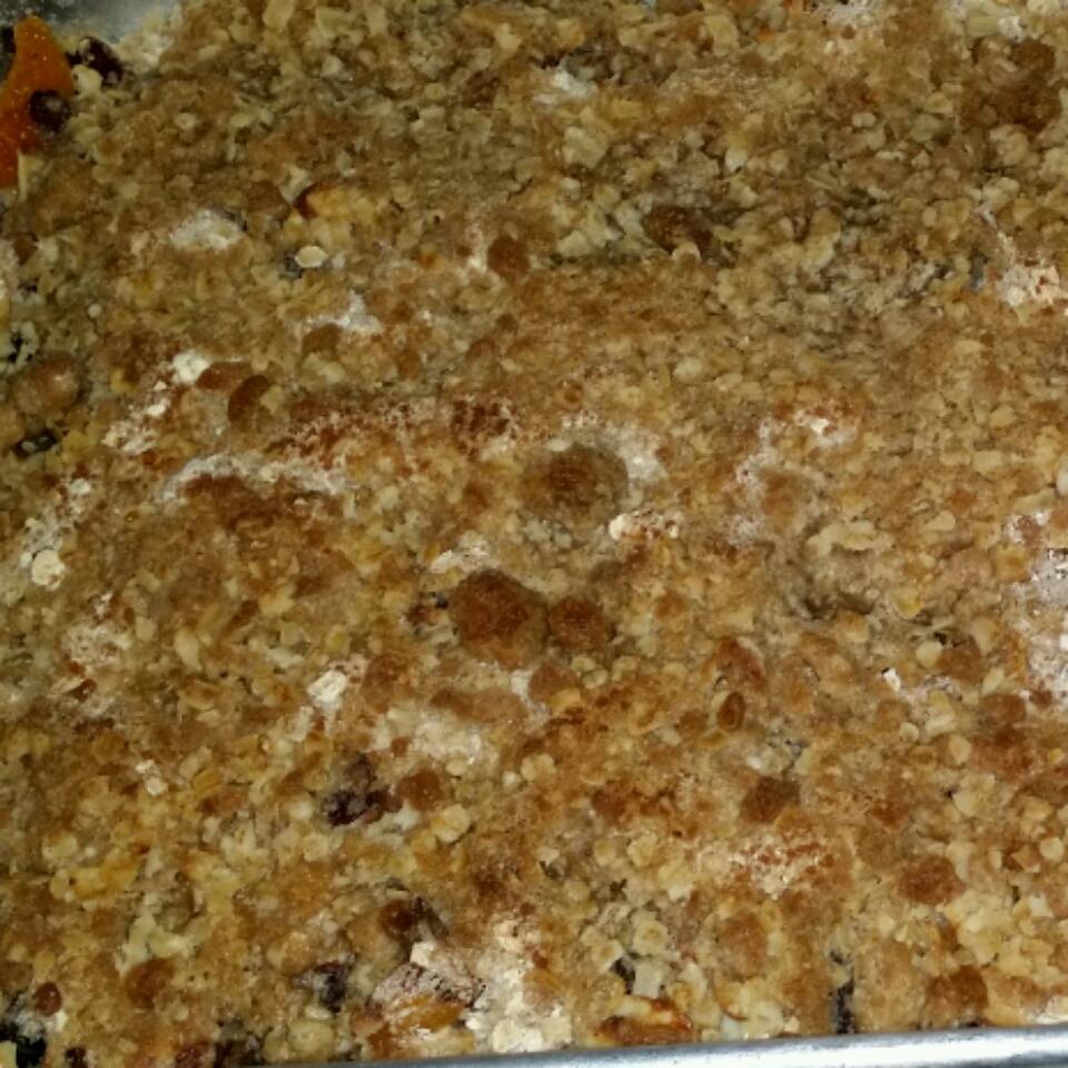 Apricot-Cherry Bars With Oatmeal Crumble Topping