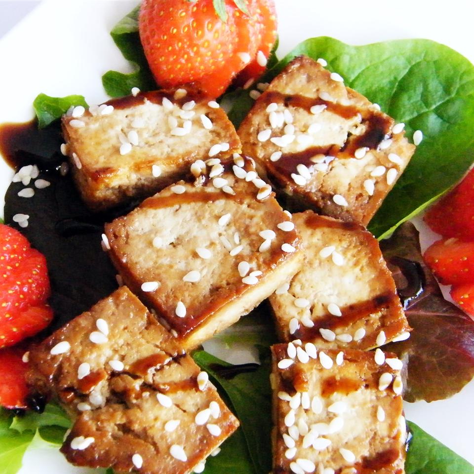 Baked Tofu Bites on a Bed of Leafy Romaine