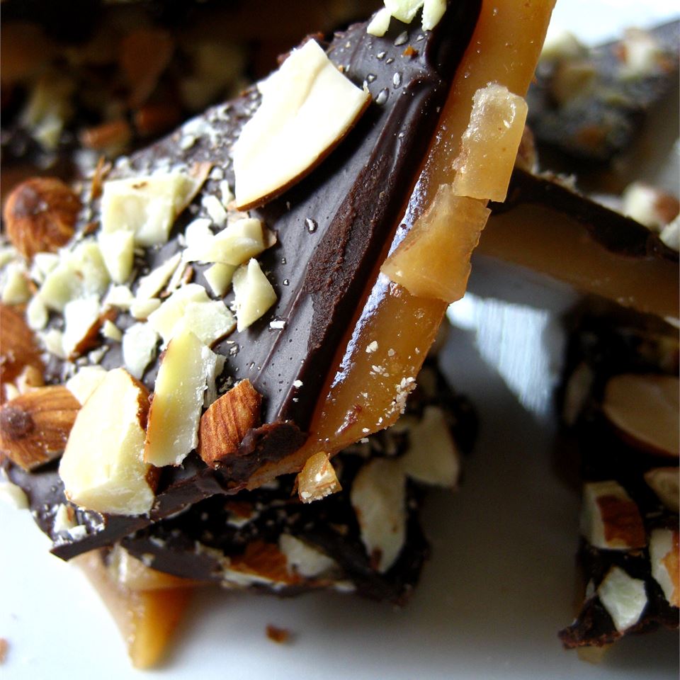 Best Toffee Ever - Super Easy