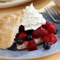 Biscuit Wedges with Fruit in Vanilla Syrup