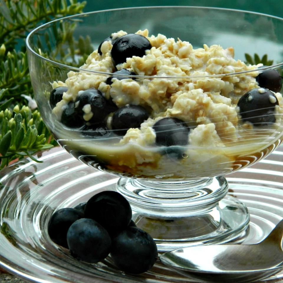 Blueberry Maple Syrup Oatmeal
