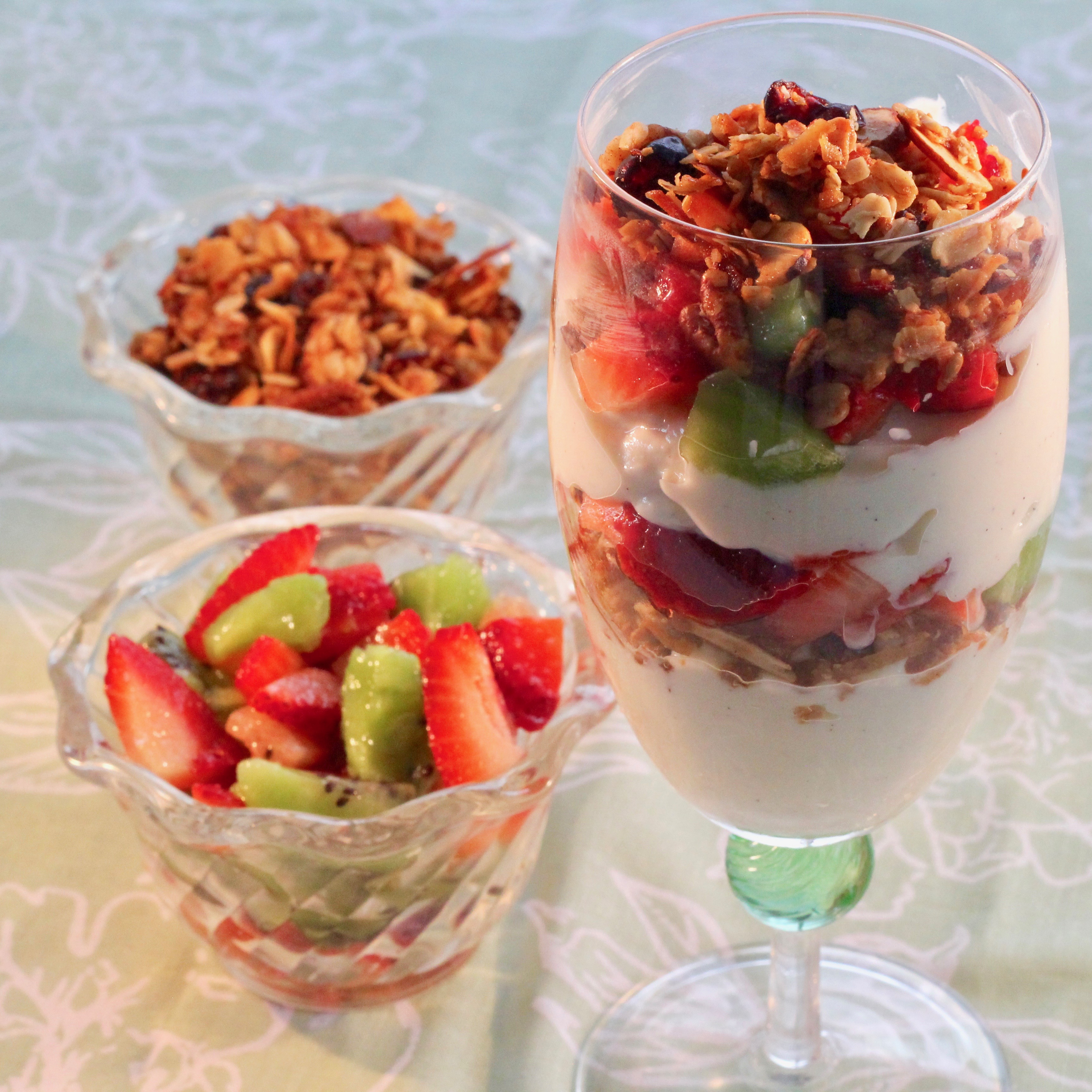 Breakfast Parfait with Granola, Yogurt, and Fruit