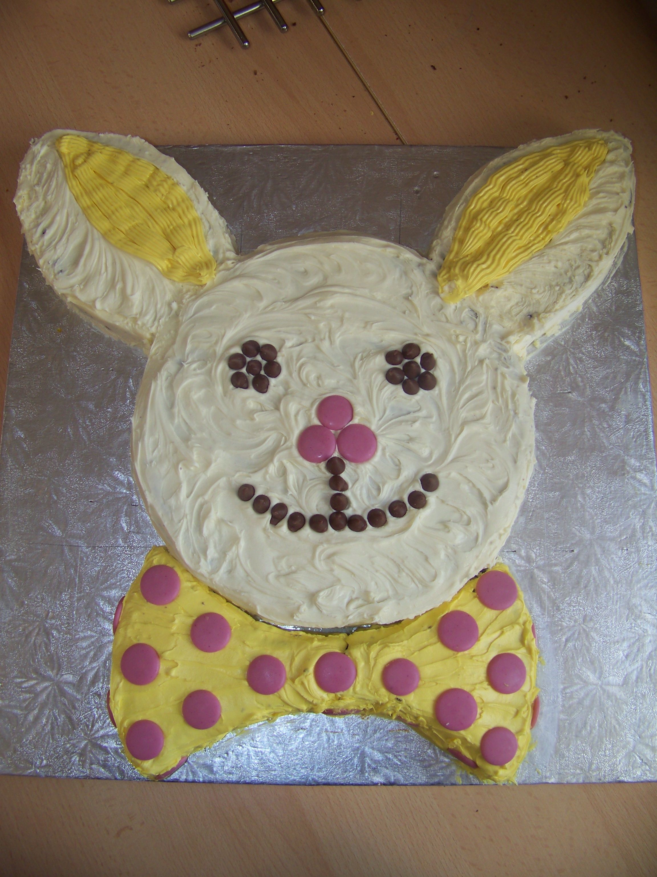 Bunny Cake with Round Cake Pans