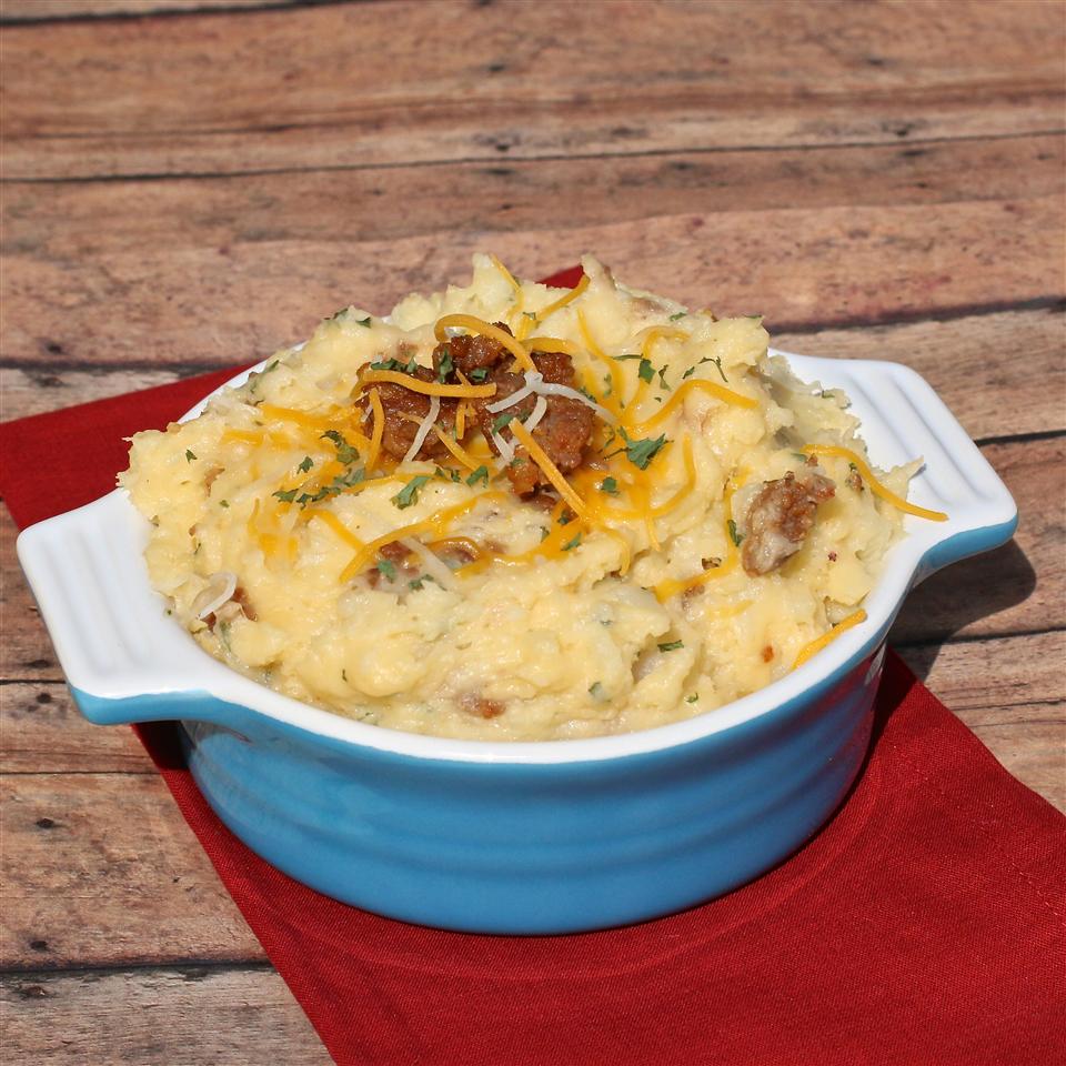 Cheesy Mashed Potatoes with Cubed Ham