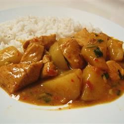 Chicken Curry with Potatoes and Lemongrass