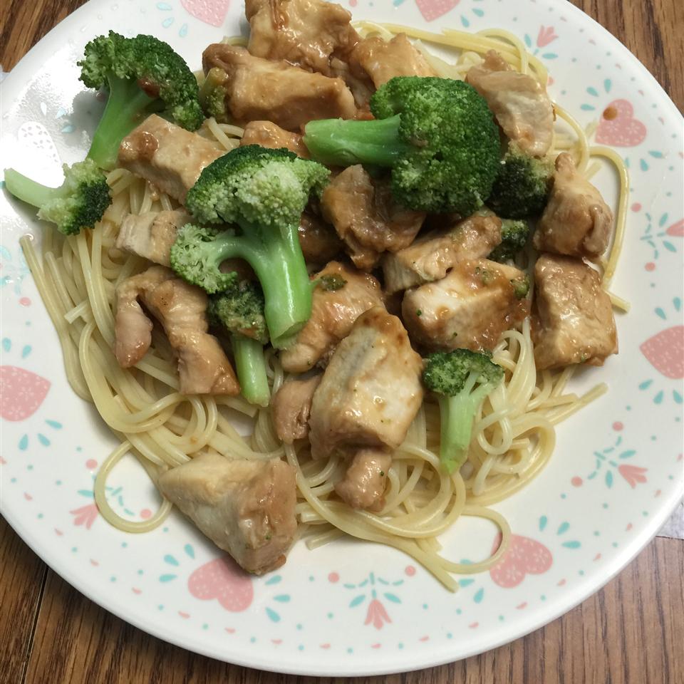 Chicken Lo Mein with Broccoli