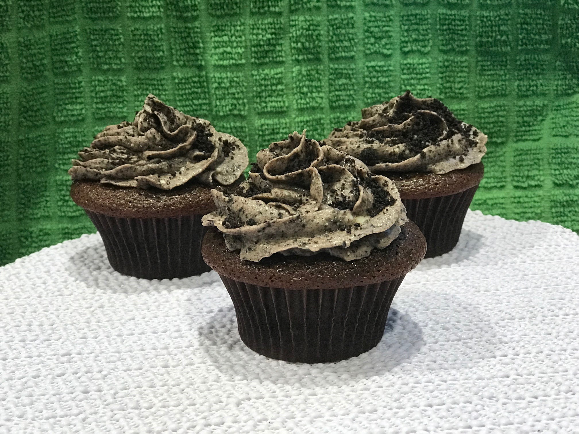 Chocolate Cupcakes with Cream Cheese-Oreo®-Buttercream Frosting