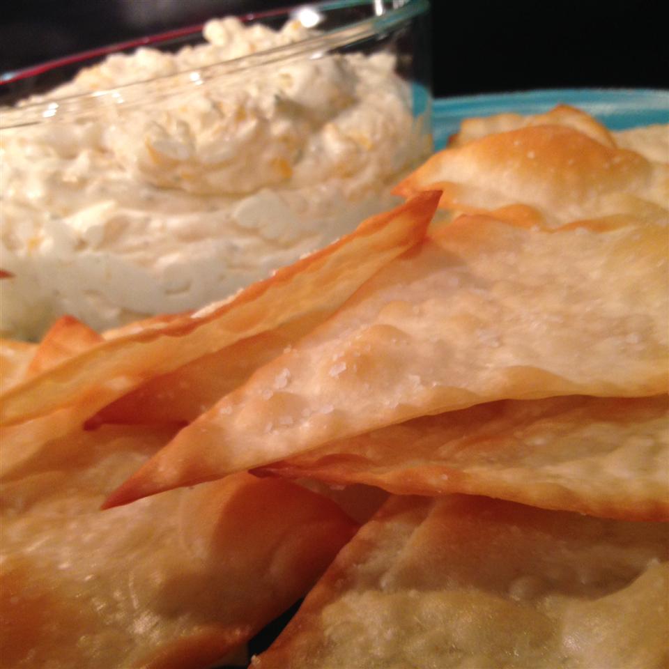Cold Beer Cheese Dip with Wonton Chips