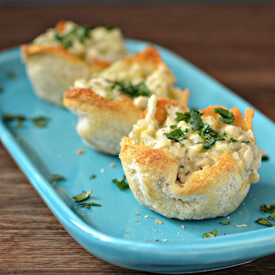 Creamed Turkey in Toast Cups