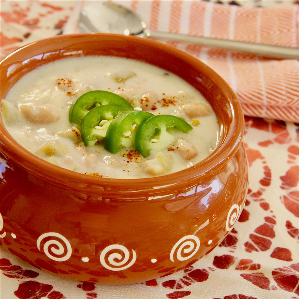 Creamy White Bean and Green Chile Soup