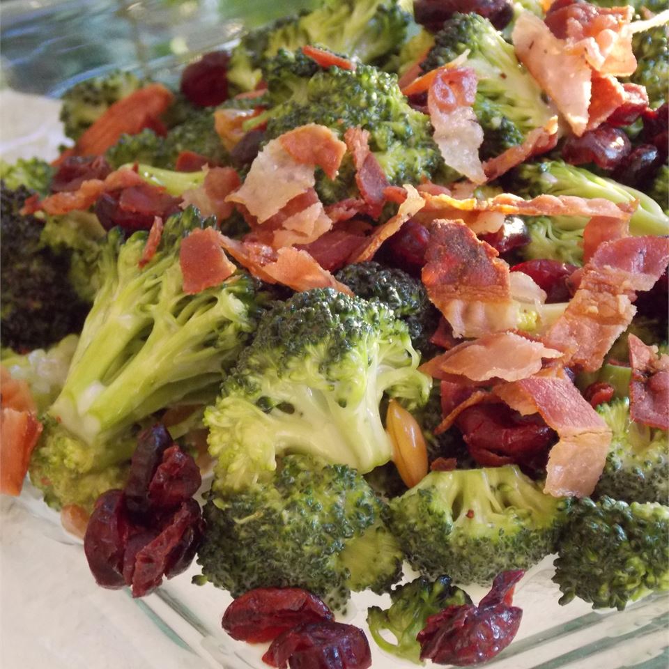 Deli-Style Fresh Broccoli Salad