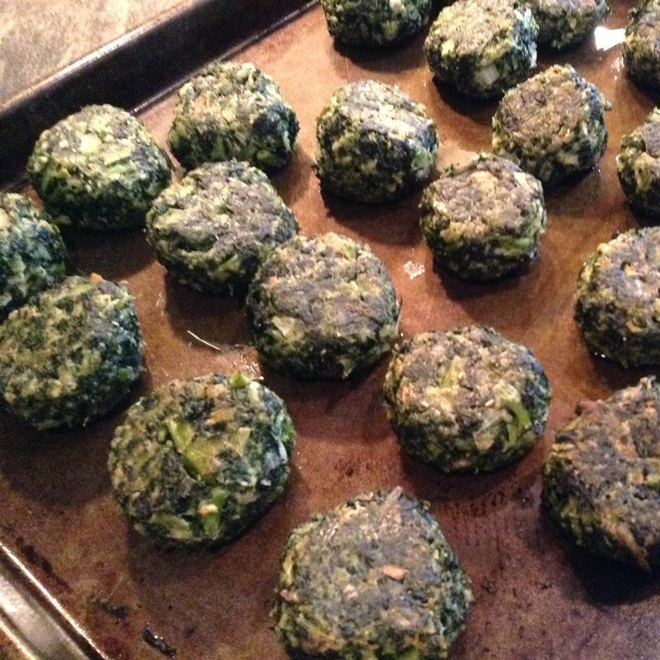 Delicious Herbed Spinach and Kale Balls