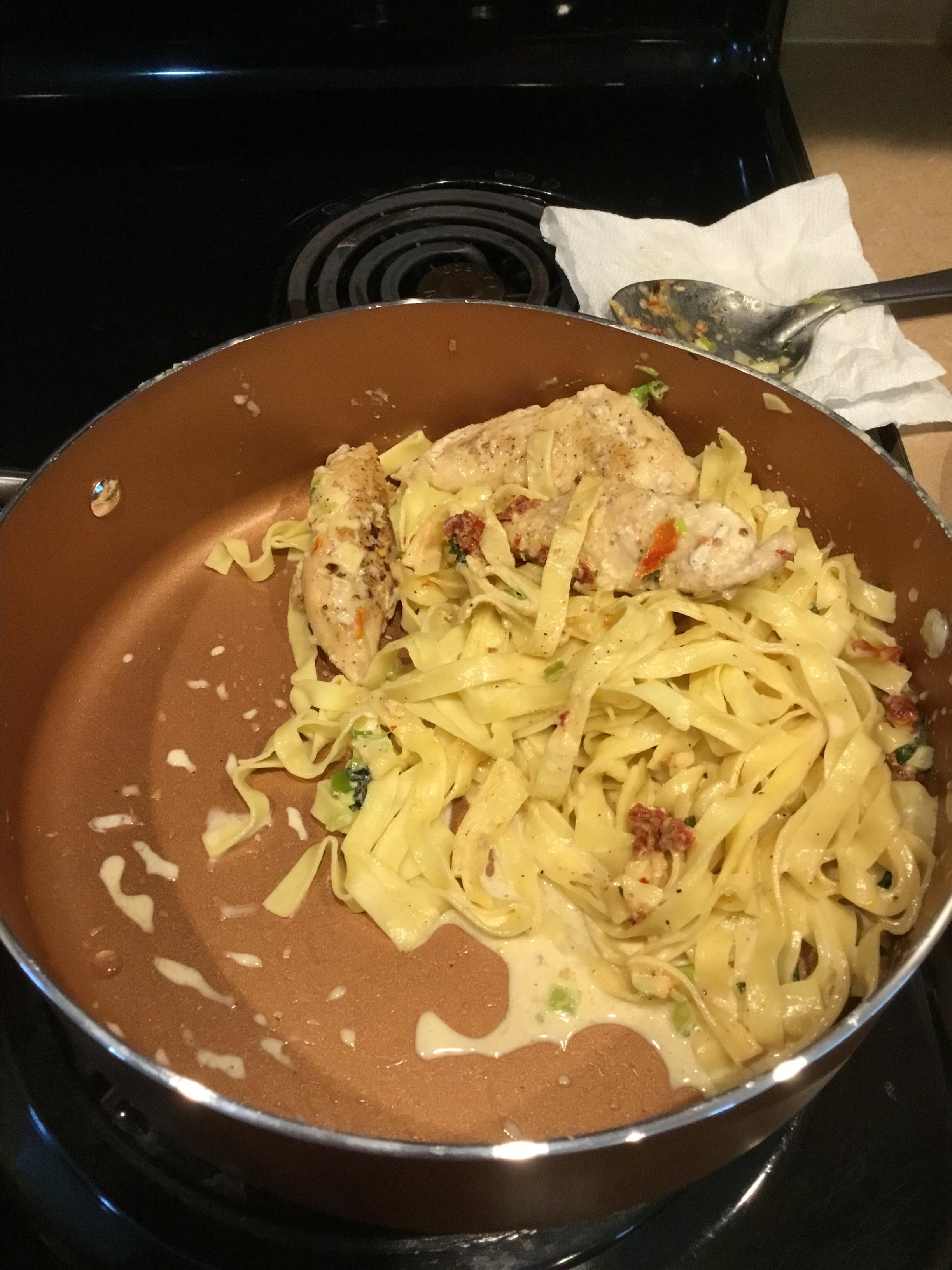 Easy Chicken Fettuccine with Sun-Dried Tomatoes