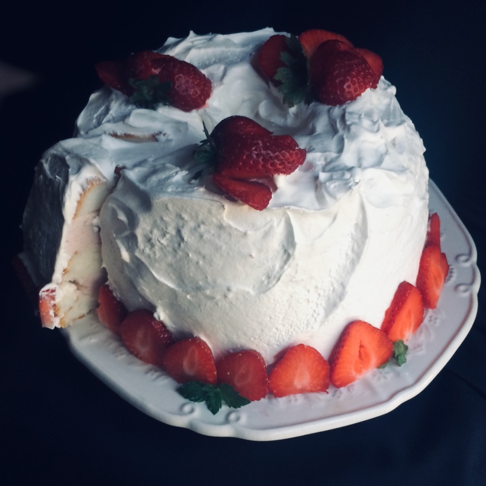 Easy No-Bake Strawberry Ice Cream Cake
