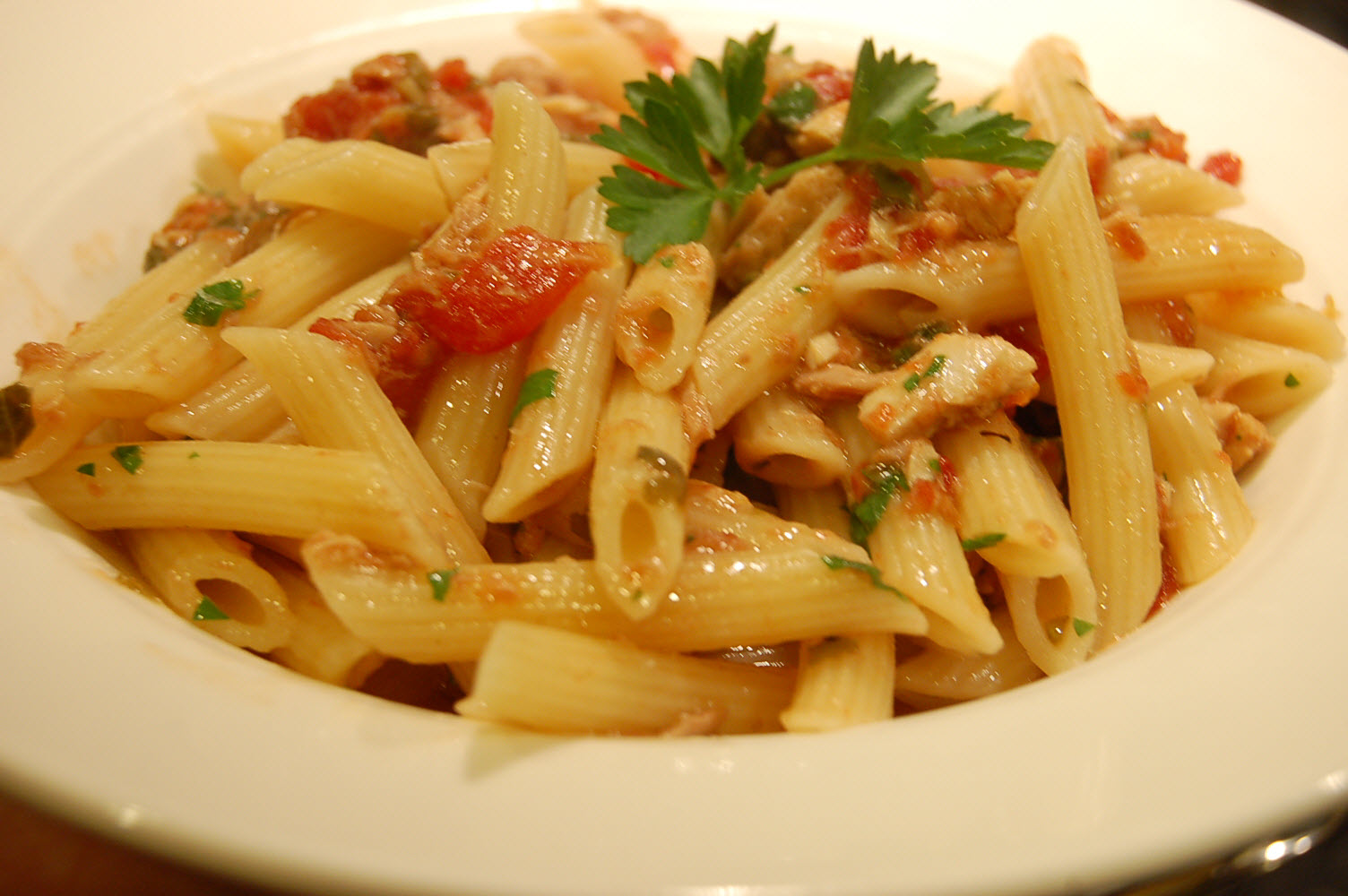 Easy Pasta with Tuna and Tomato Sauce