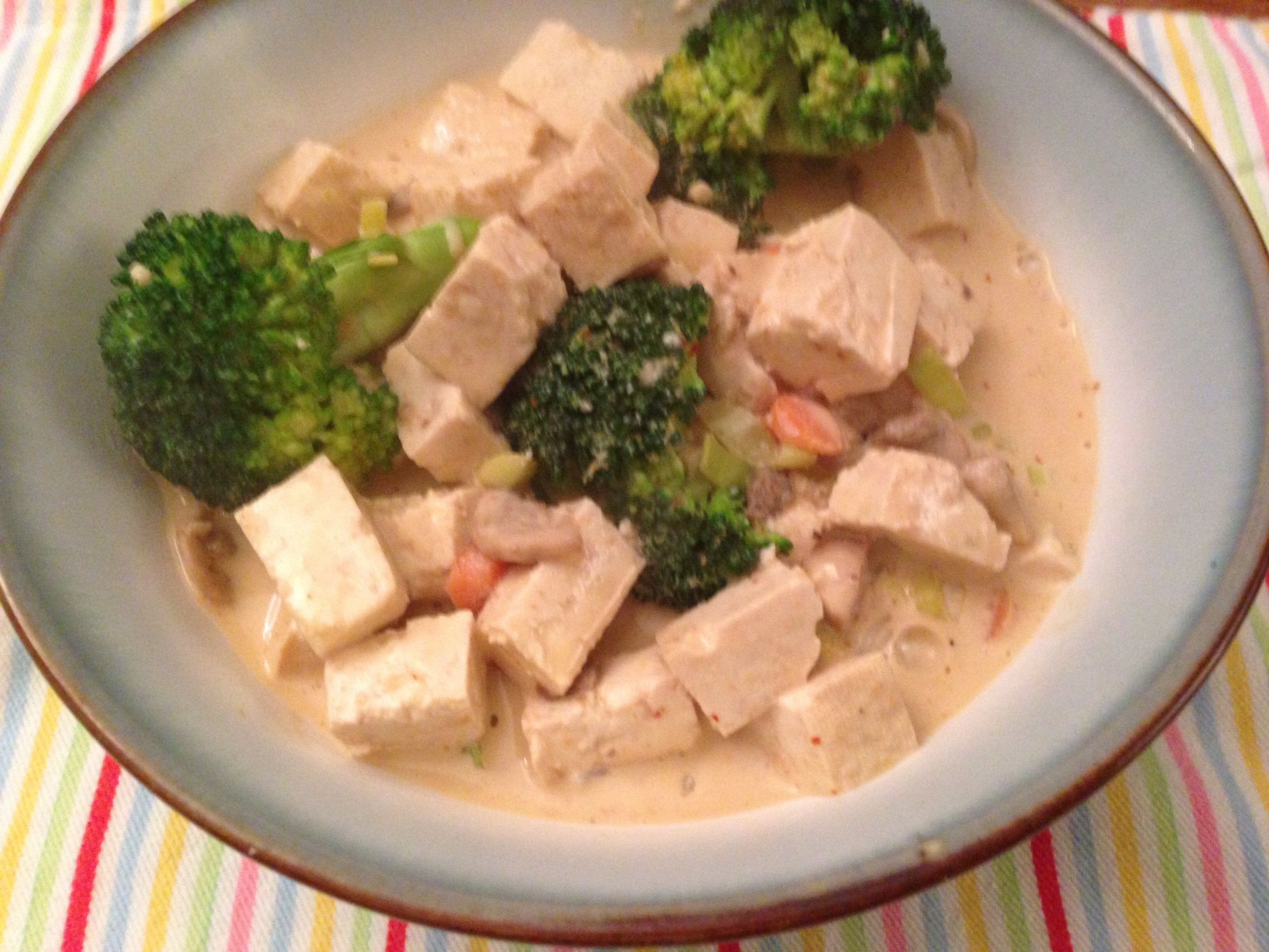 Easy Vegan Red Curry with Tofu and Vegetables