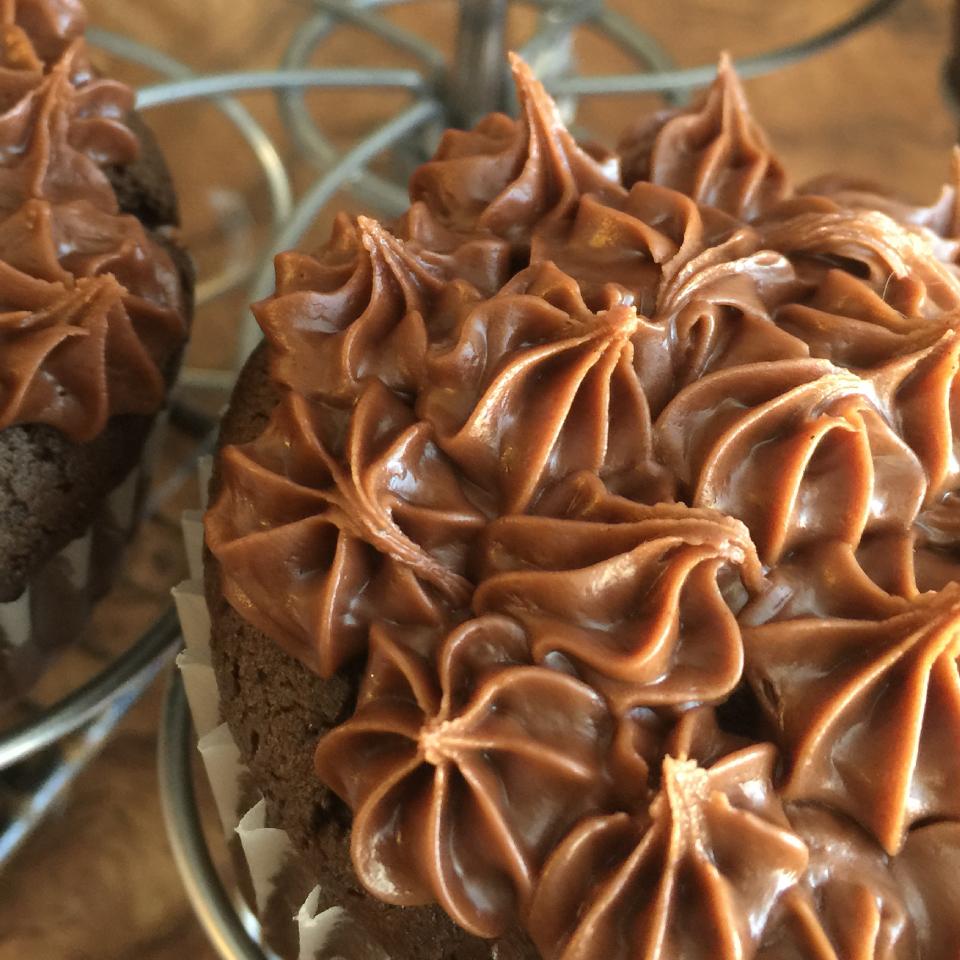 Filled Cupcakes with Cocoa Frosting