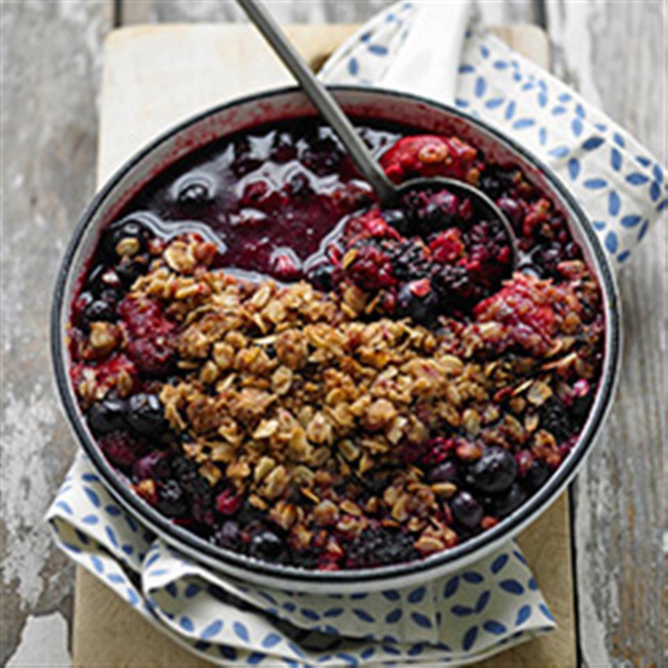 Fresh Fruit and Berry Crumble