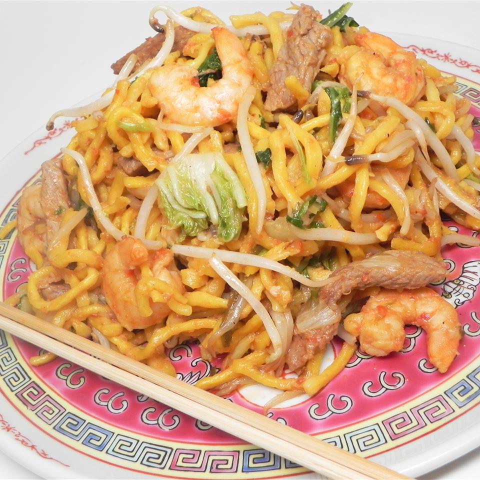 Fried Spicy Noodles Singapore Style