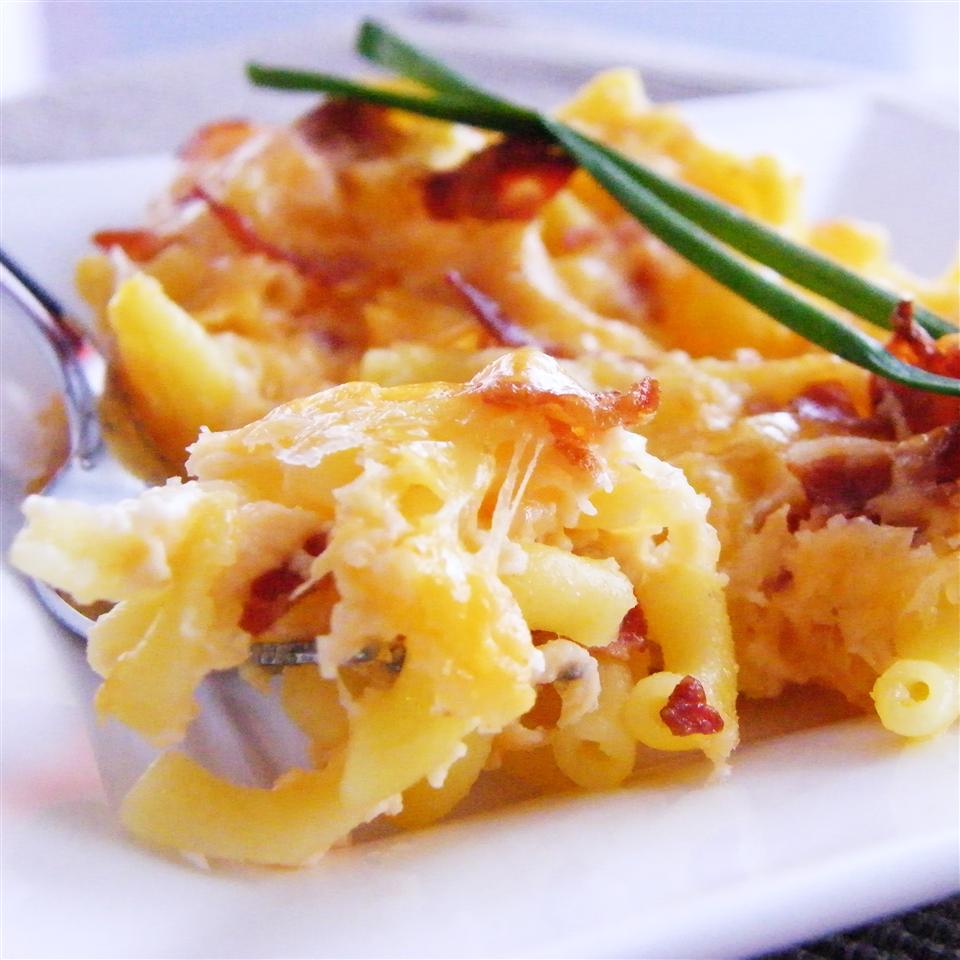 Gluten-Free Macaroni and Three Cheeses with Bacon
