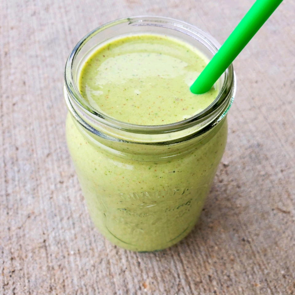 Green Banana and Peanut Butter Smoothie