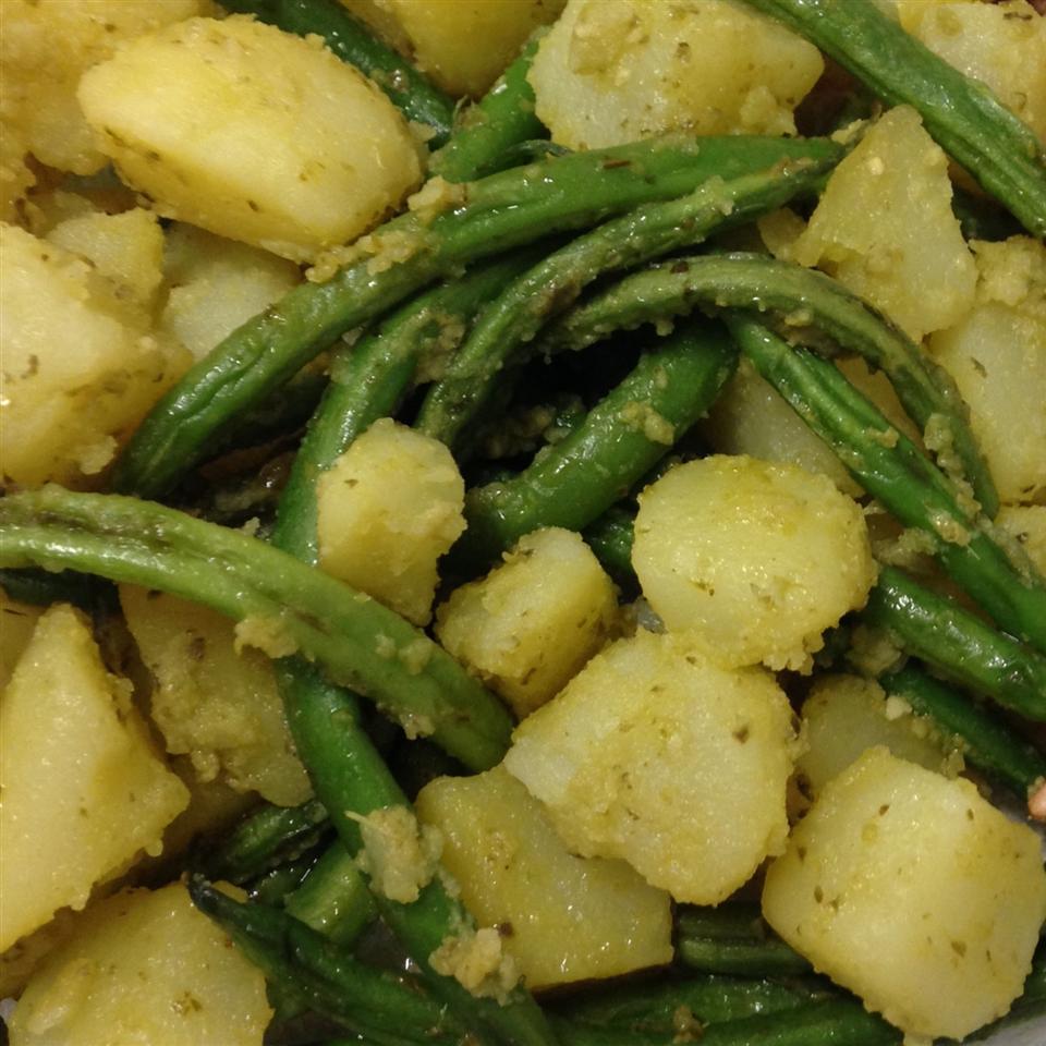 Haricots Verts and Potatoes with Pesto