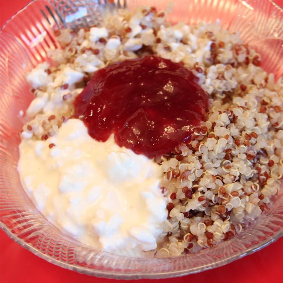 High-Protein Quinoa Breakfast Bowl