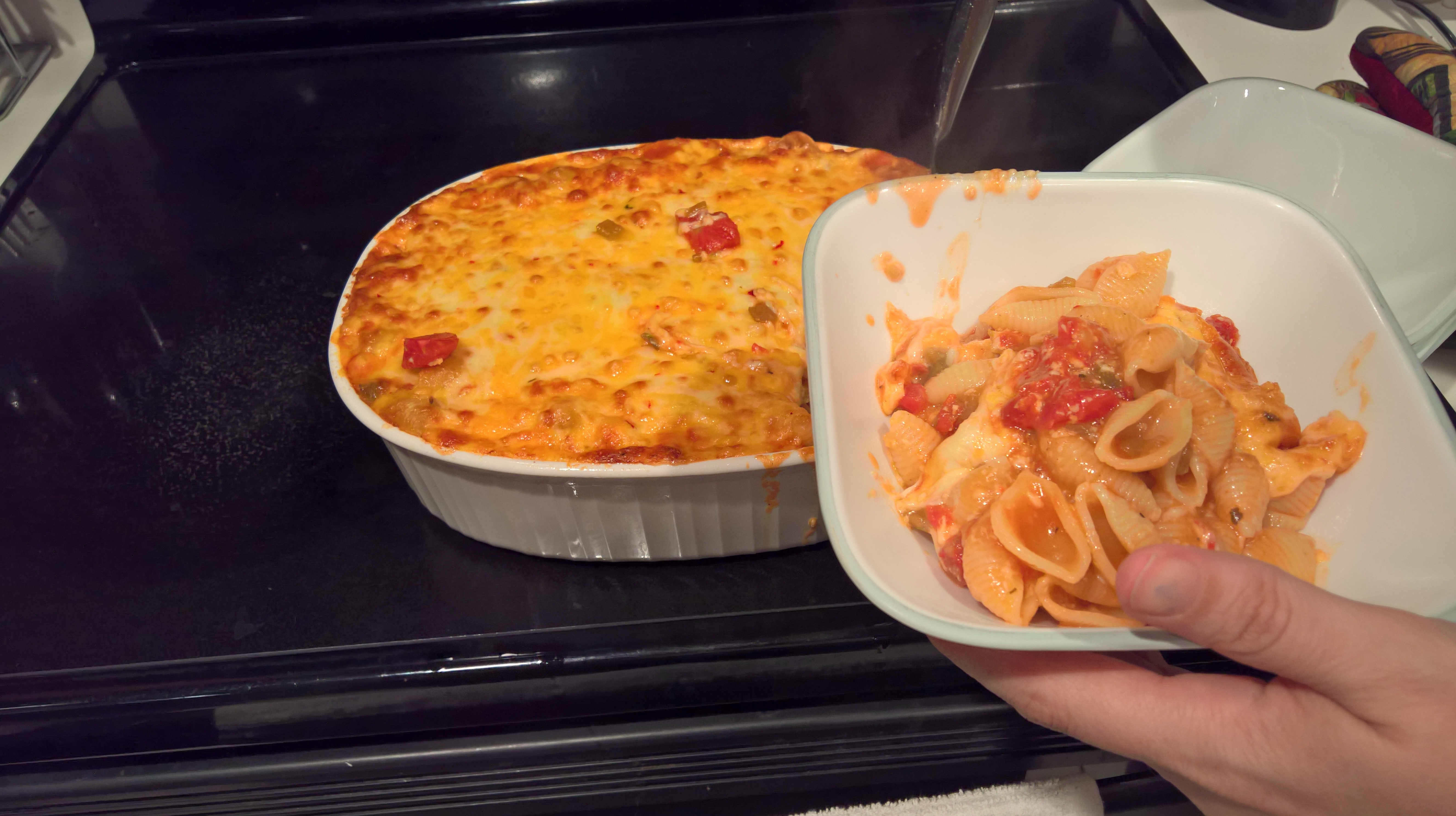 Homemade Spicy Mac and Cheese with Tomatoes