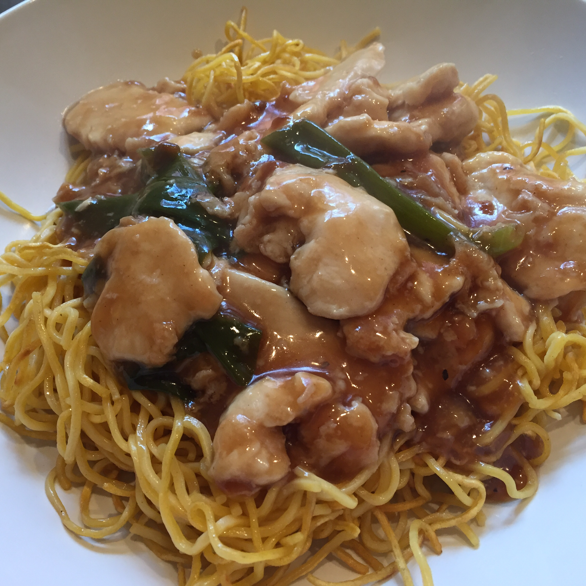 Hong Kong-Style Chicken Chow Mein