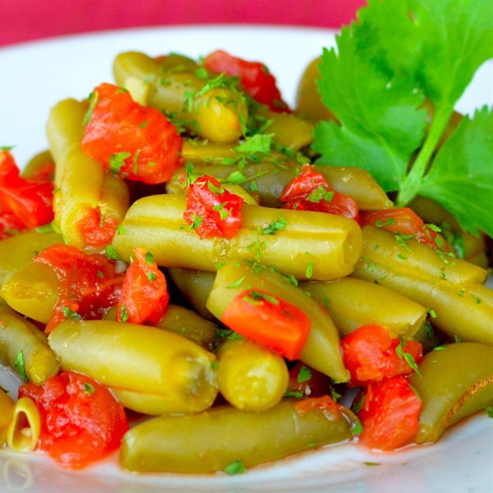 Hot and Spicy Green Beans with Tomato