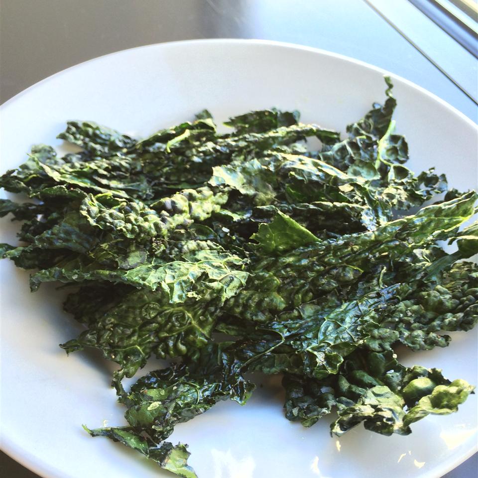 Kale Chips in the Microwave