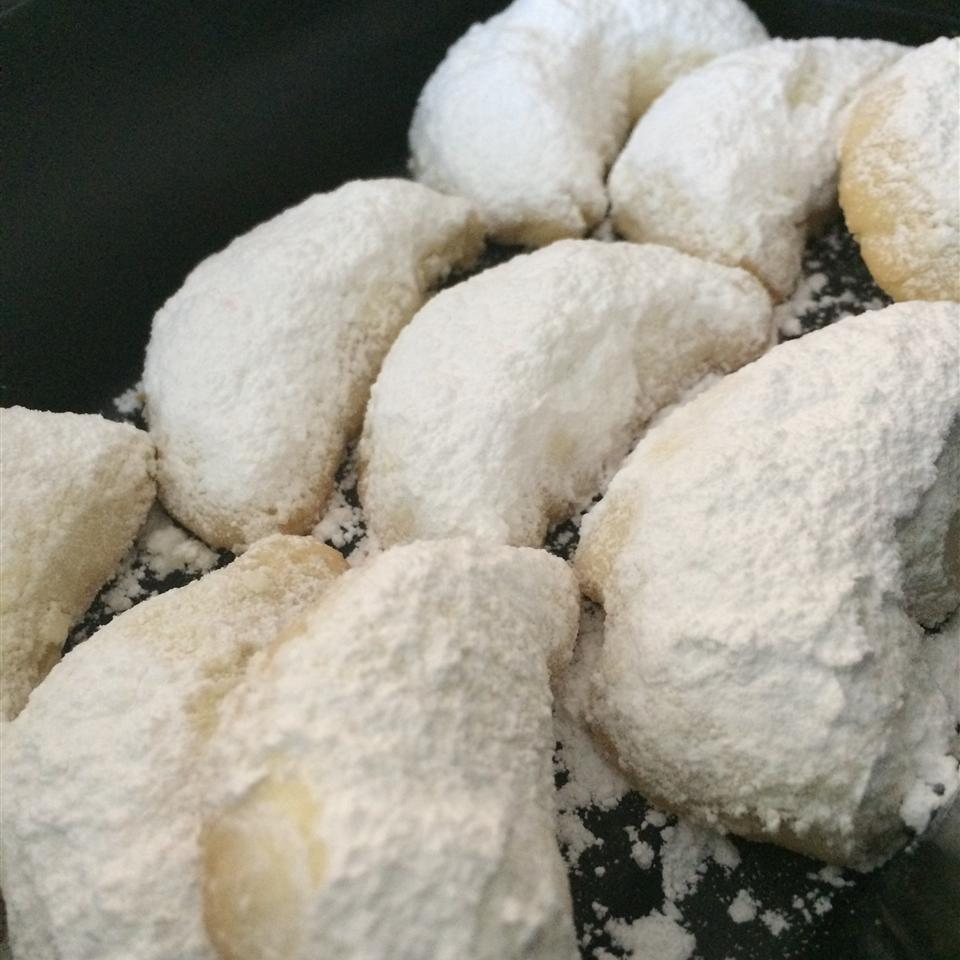 Kourambiathes (Greek Cookies)
