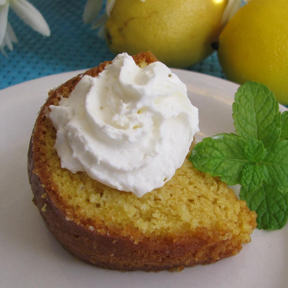 Lemon Poke Cake I