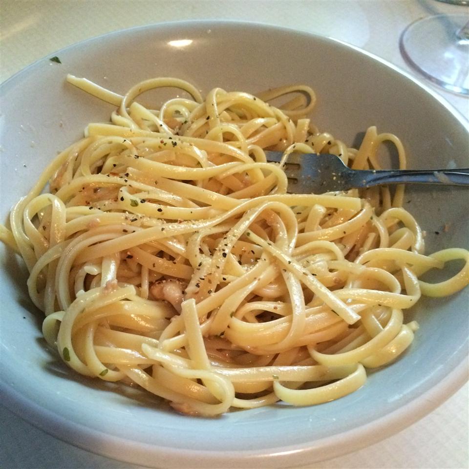 Linguine with White Clam Sauce I