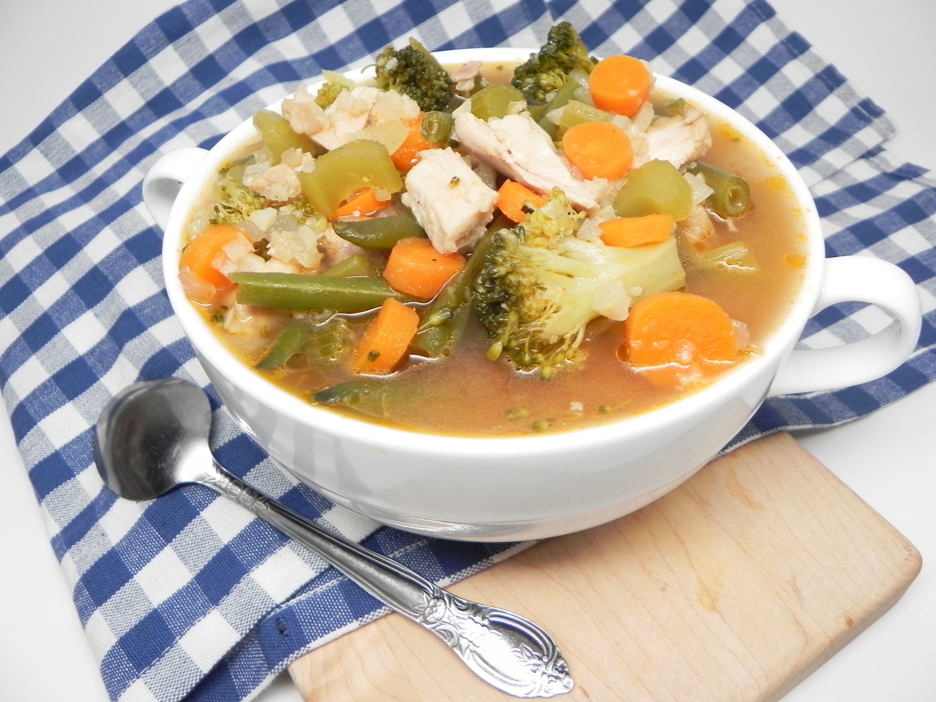 Low-Carb Chicken and Vegetable Soup