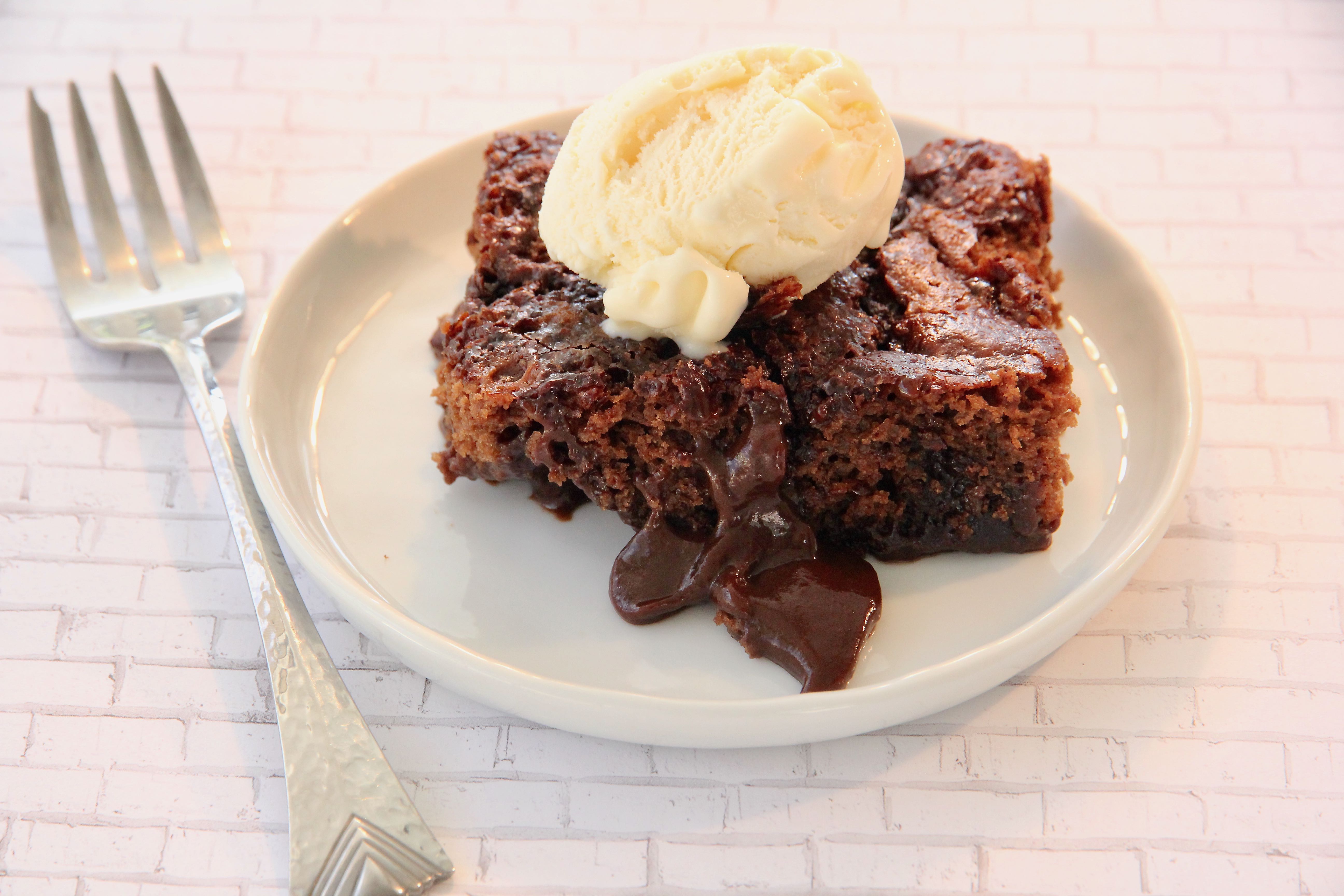Low-Fat Chocolate Pudding Cake
