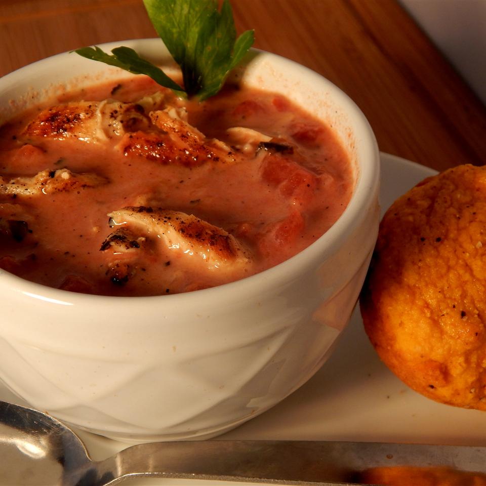 Low-Fat Fire-Roasted Tomato and Chicken Soup
