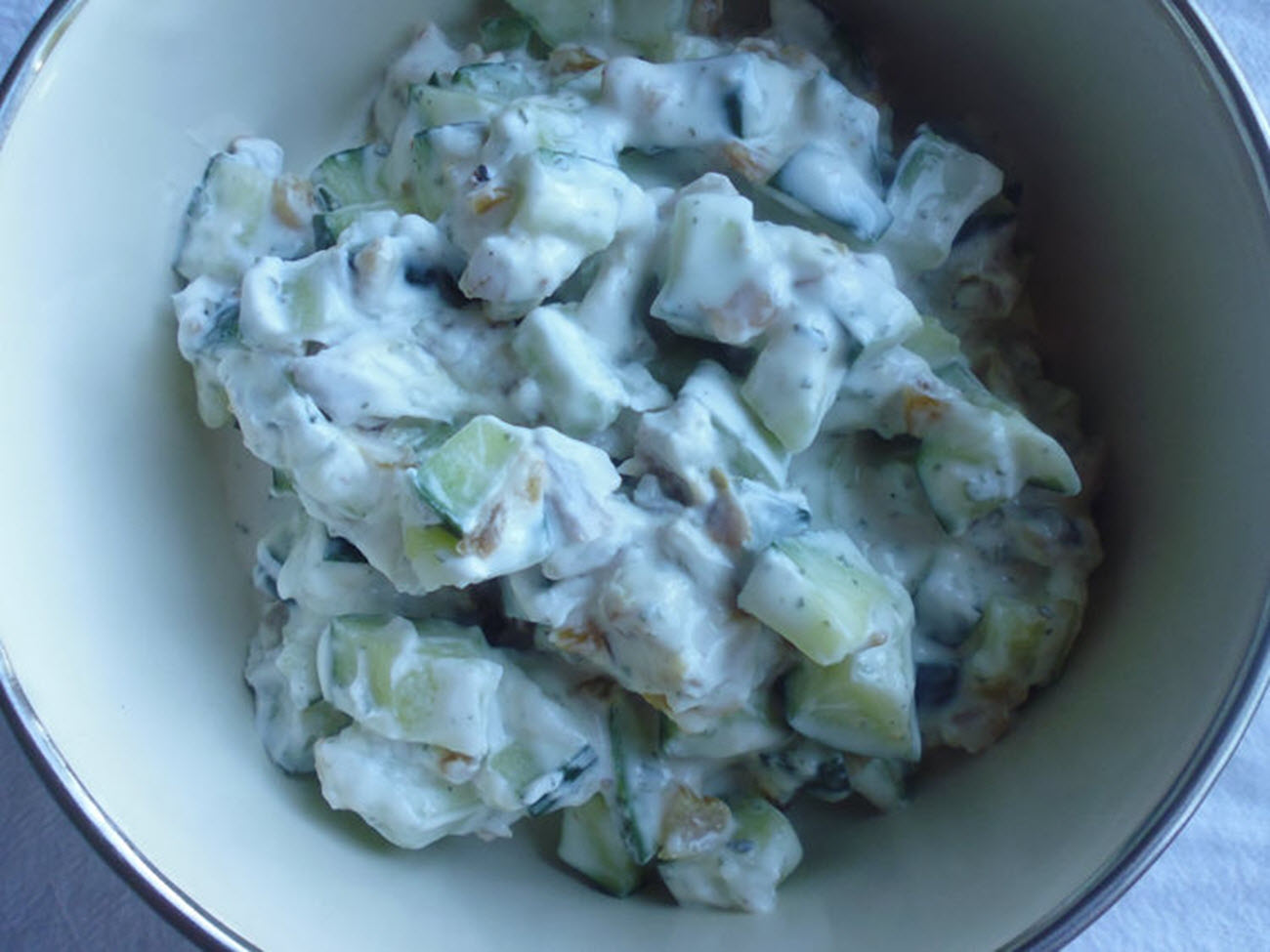 Masht-o Khiyaar (Persian Cucumber Salad with Sultanas and Walnuts)