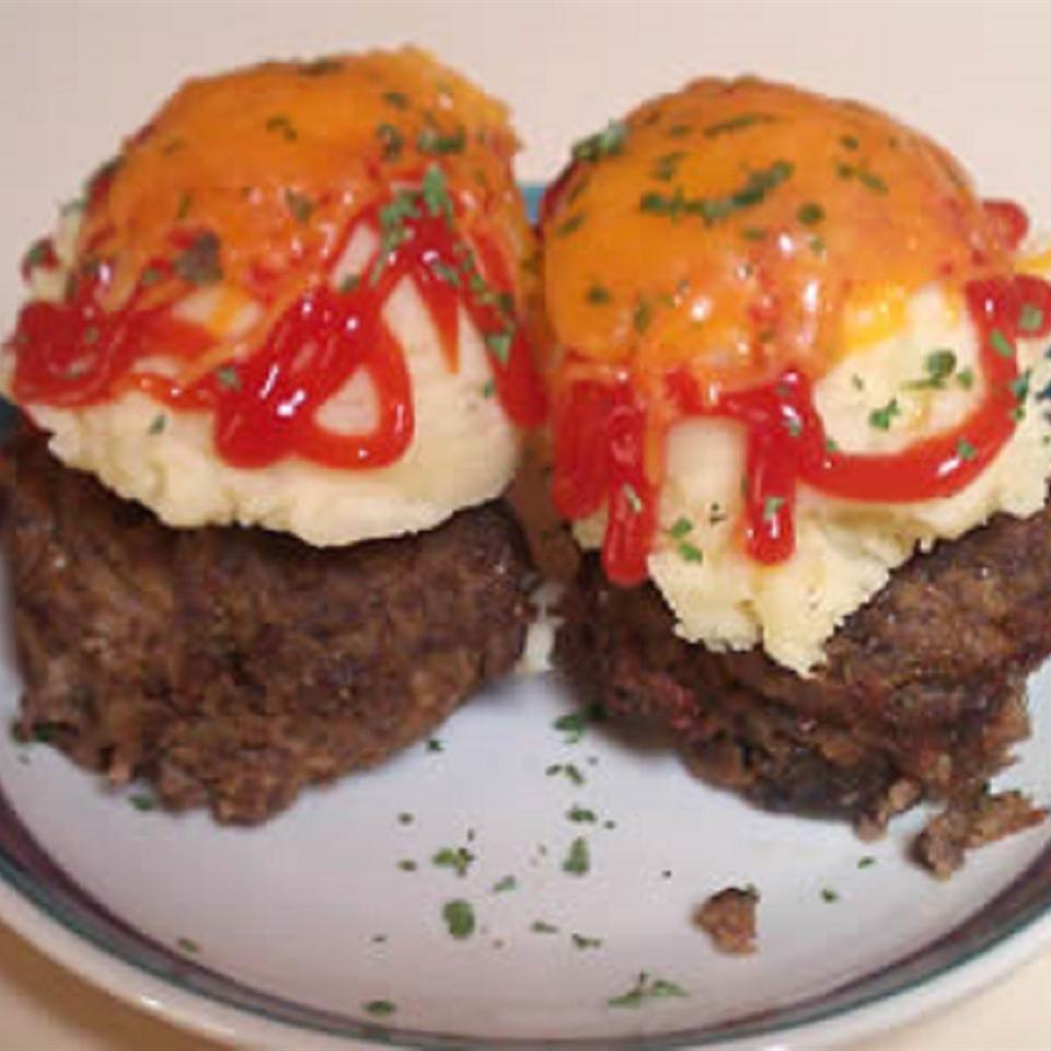 Meatloaf Muffins With Brown Gravy