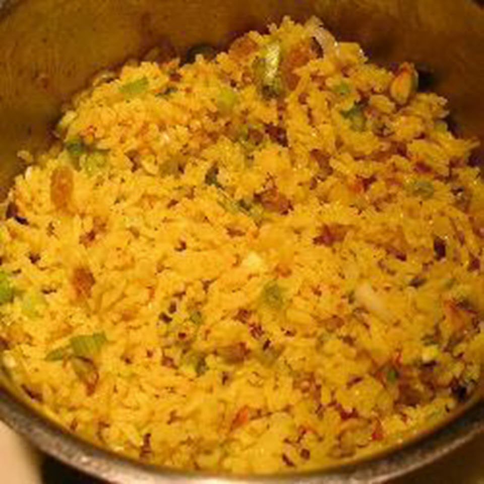Mediterranean Rice Pilaf with Pistachios and Golden Raisins