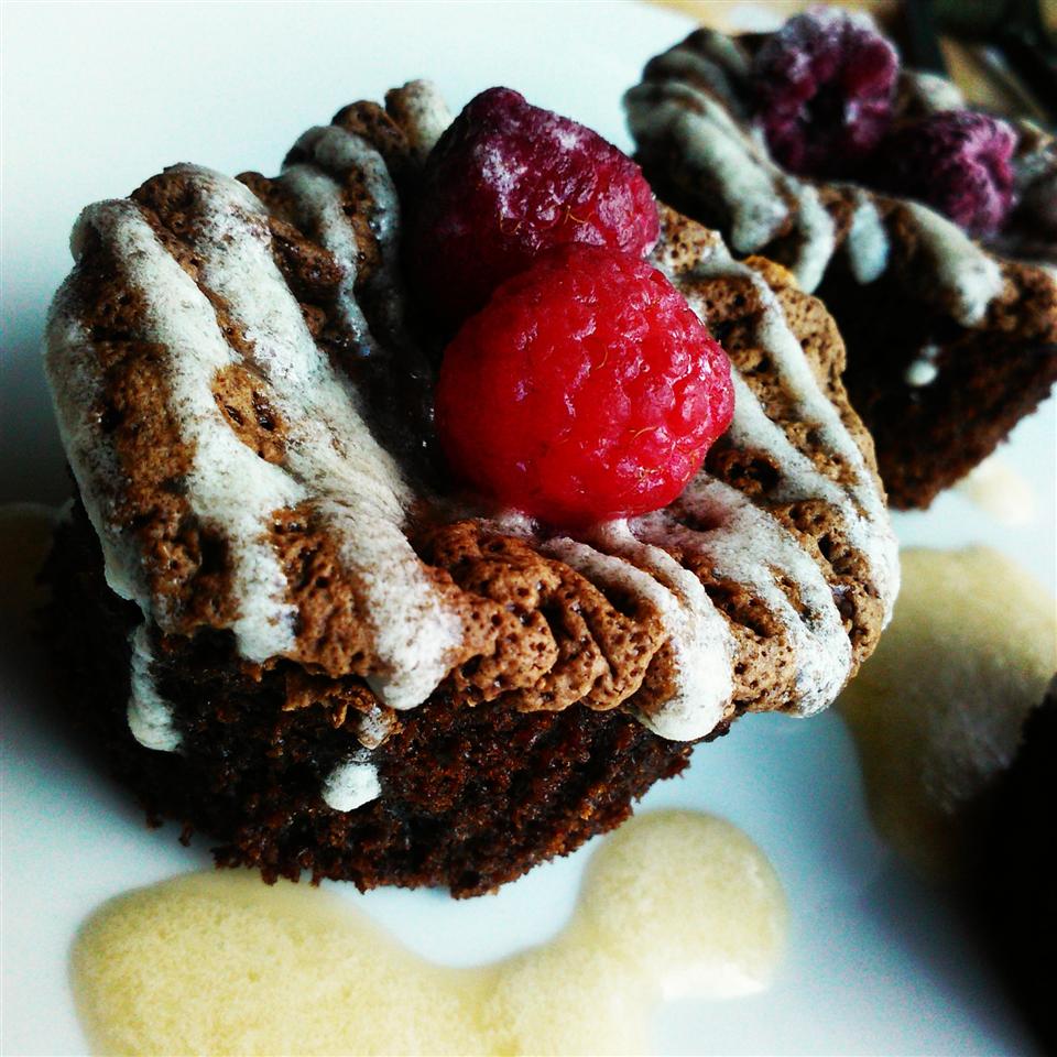 Moist Flourless Chocolate Cupcakes