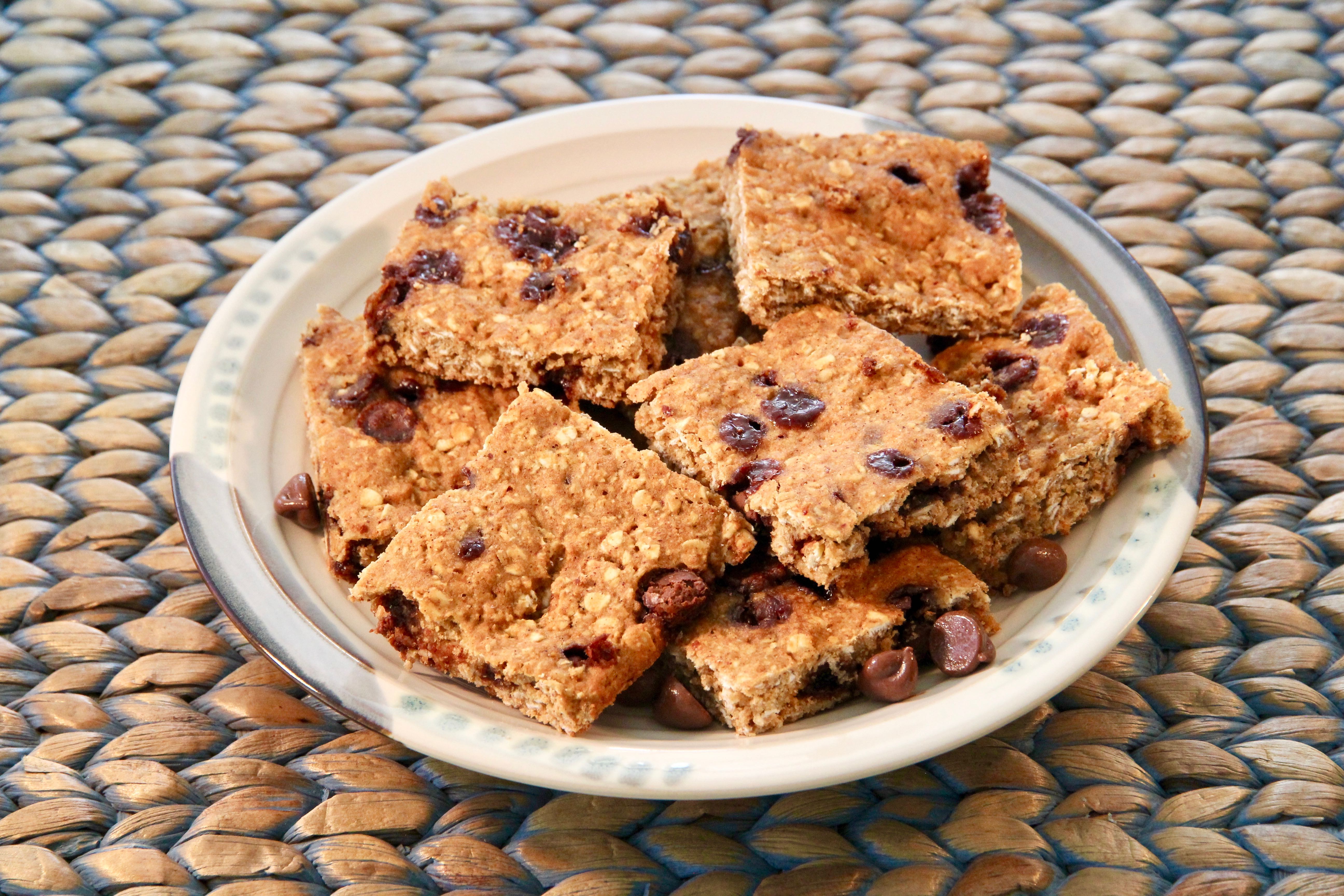Oatmeal Chocolate Chip Snack Bars