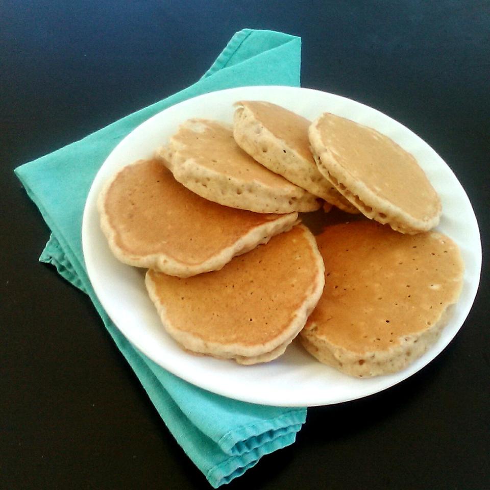 Oatmeal Cinnamon Pancakes