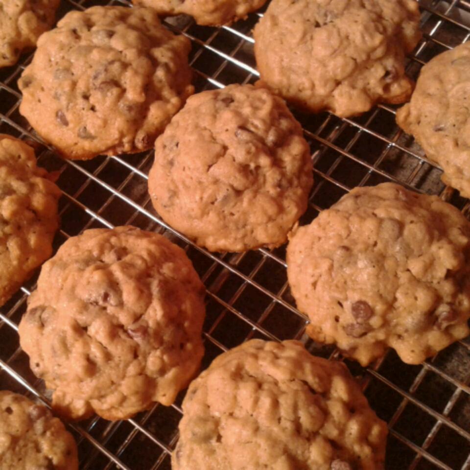 Oatmeal Peanut Butter and Chocolate Chip Cookies
