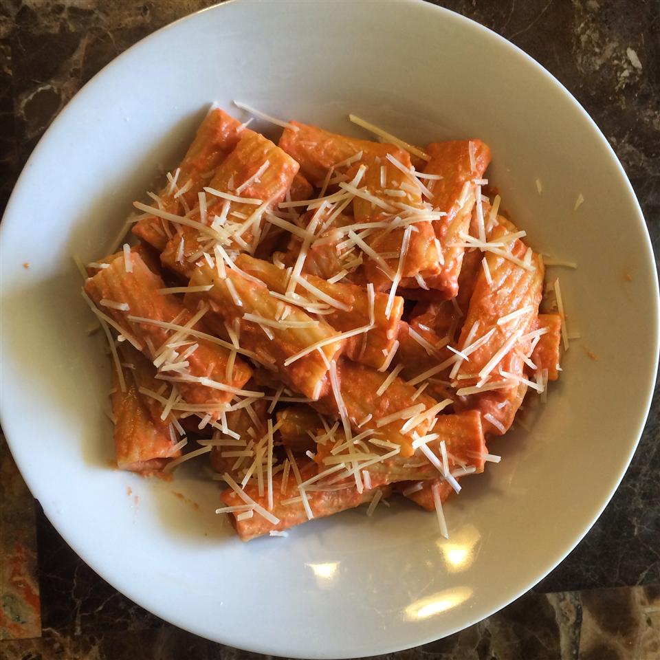 Penne and Vodka Sauce