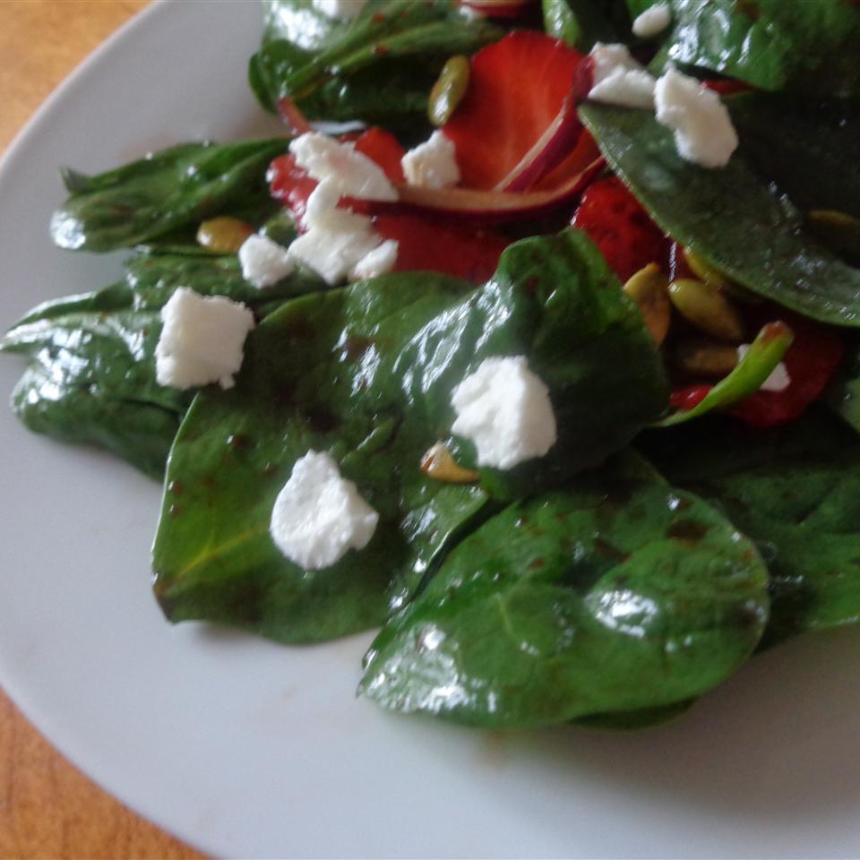 Perfect Spinachberry Salad