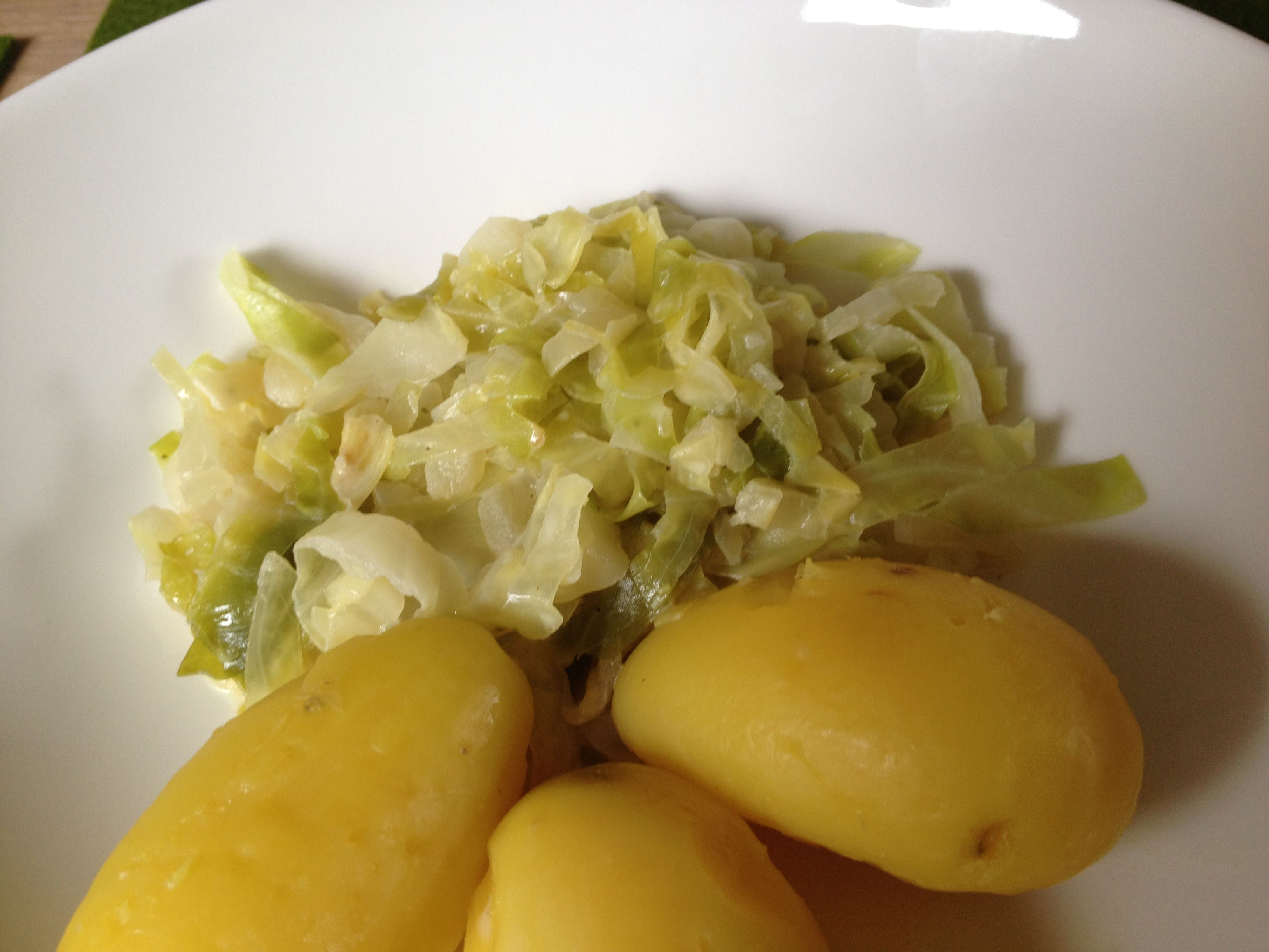Pointed Cabbage in Cream Sauce